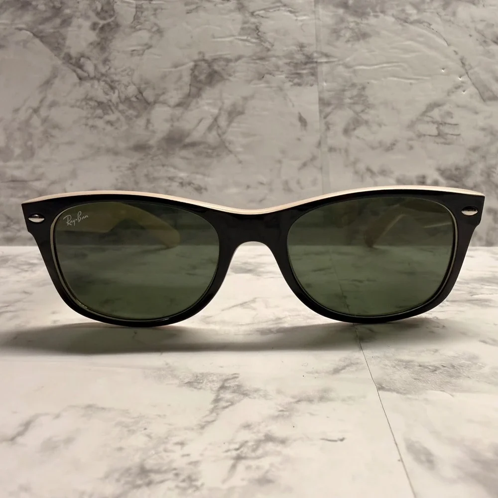 Ray-Ban RB 2132 New Wayfarer Sunglasses Black Beige 52mm Italy with Case